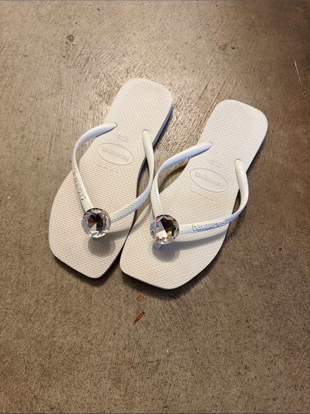 Havaianas White Flip Flops with Clear Crystal Accent